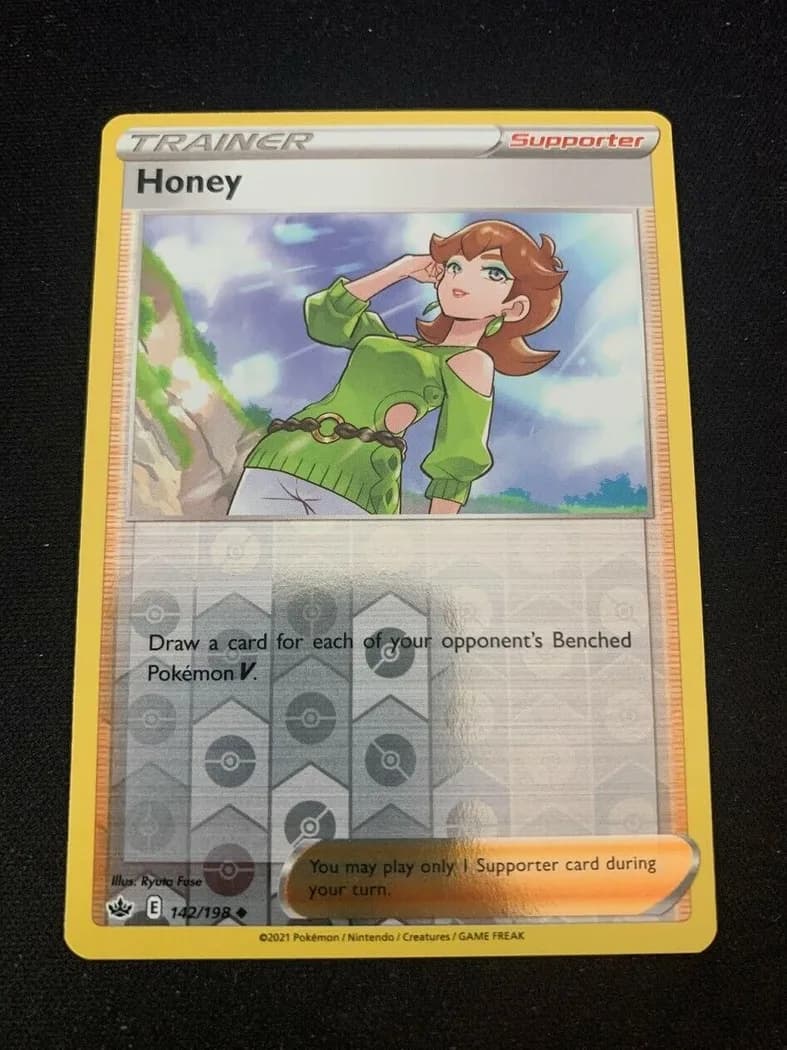 Honey reverse holo card front, Chilling Reign 142/198