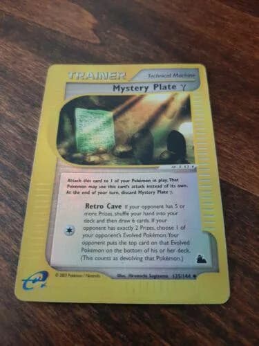Mystery Plate γ reverse holo card front, Skyridge 135/144