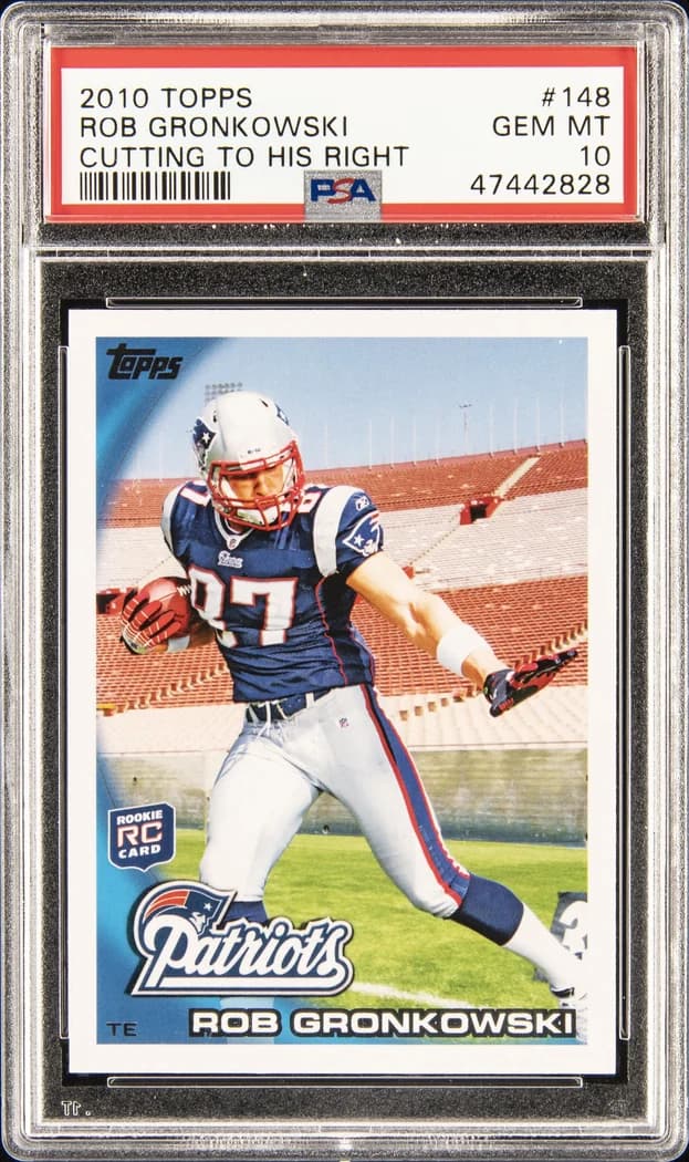 2010 Topps Rob Gronkowski Cutting to His Right #148 card front