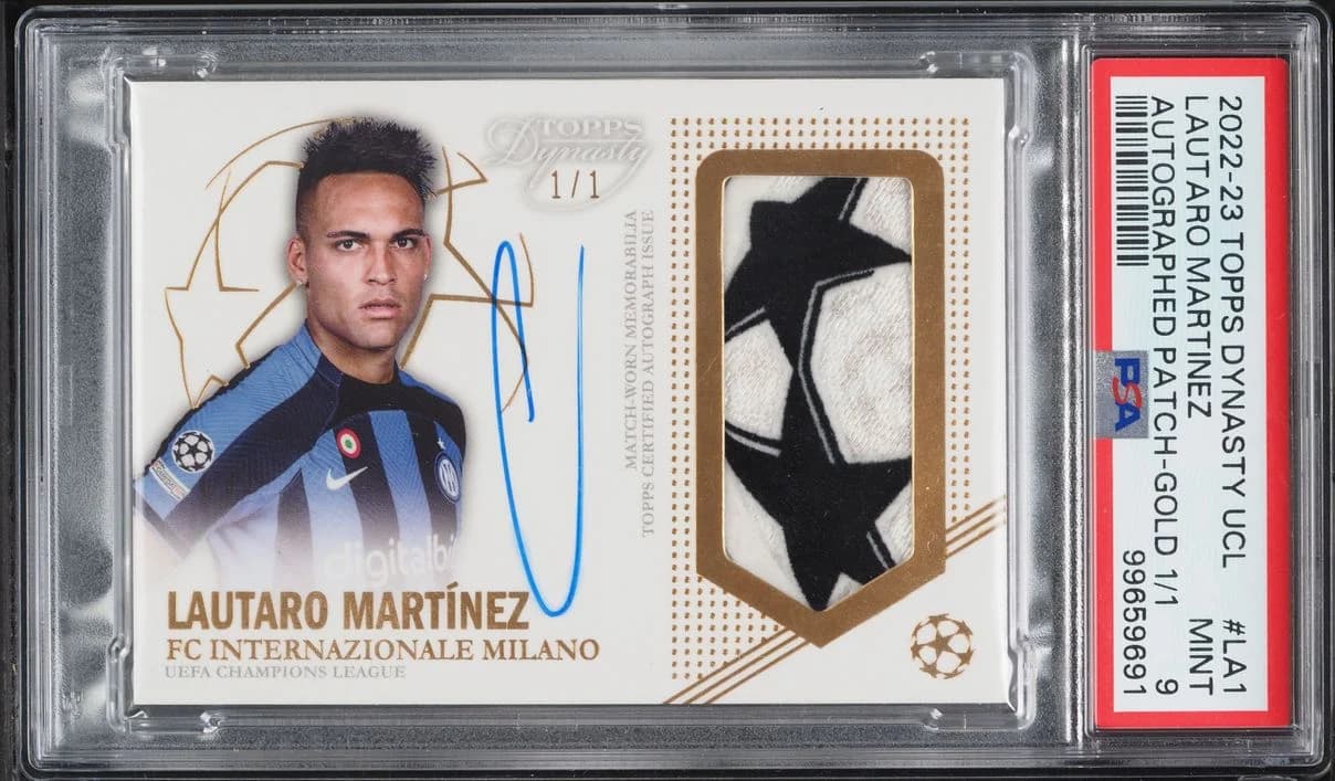 2022 Topps Dynasty UEFA Champions League Gold #AP-LA1 Lautaro Martínez card front