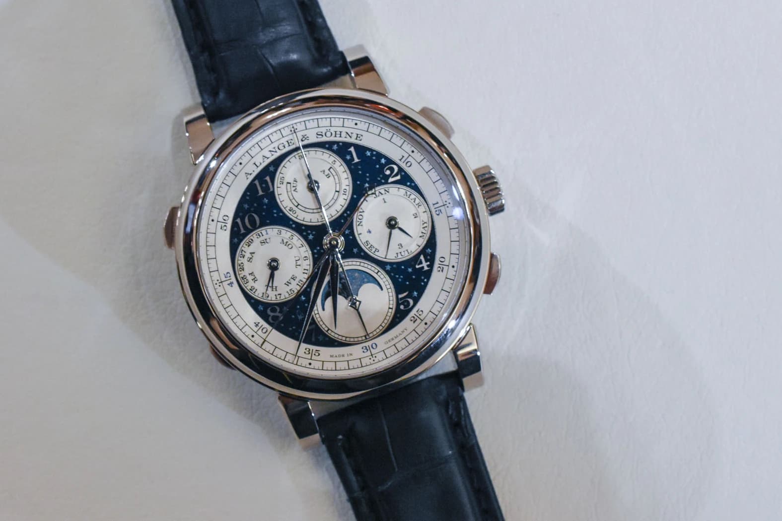 A. Lange & Söhne 1815 Rattrapante Perpetual Calendar Handwerkskunst ref. 421.048FE watch front
