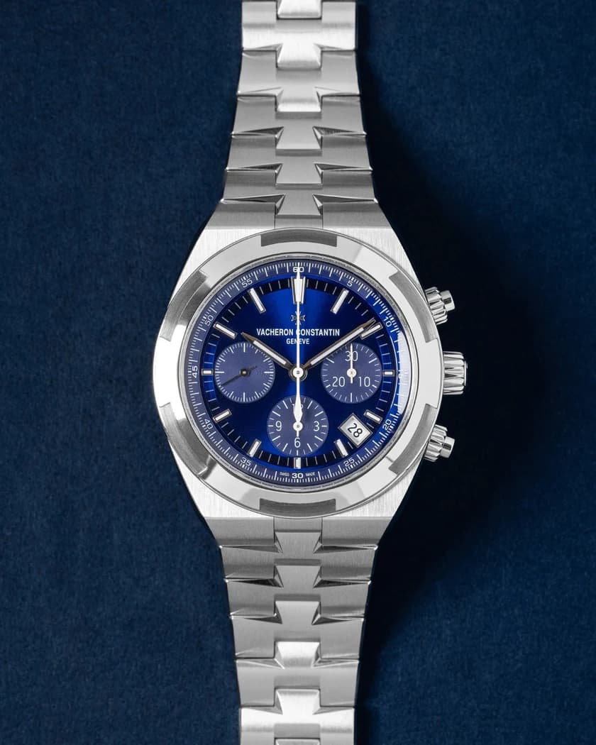 Vacheron Constantin Overseas Chronograph ref. 5520V/210A-B148 watch front