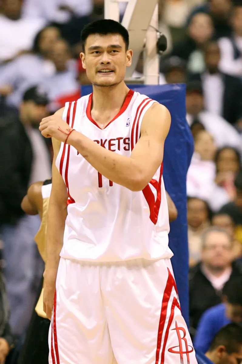 Yao Ming in 2006